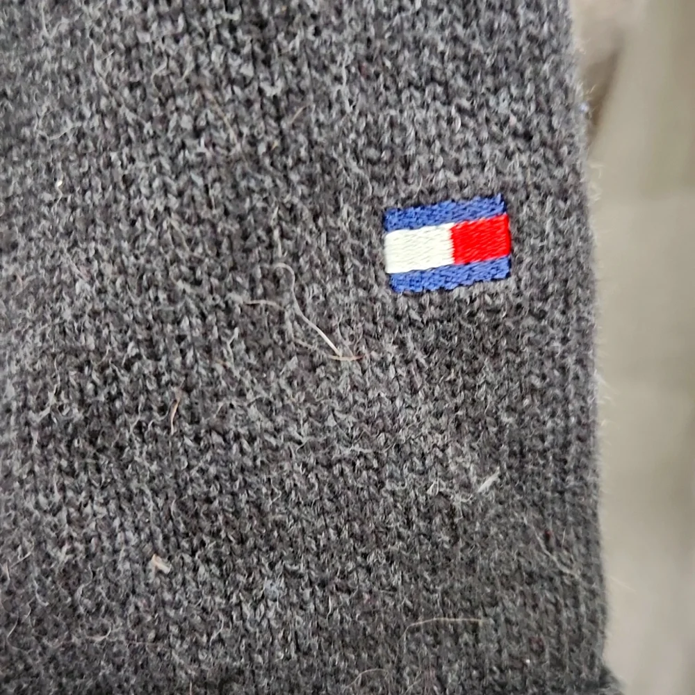 Men's Tommy Hilfiger Sweater L Charcoal - Picture 4 of 4